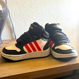 Adidas Hoops Mid -Size6K